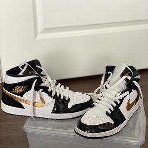 JORDAN 1 MID
